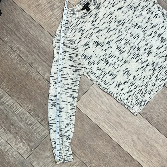 J Crew Long Sleeve Knit Sweater Crew Neck Beige with Gray Design Size S - Picture 14 of 14